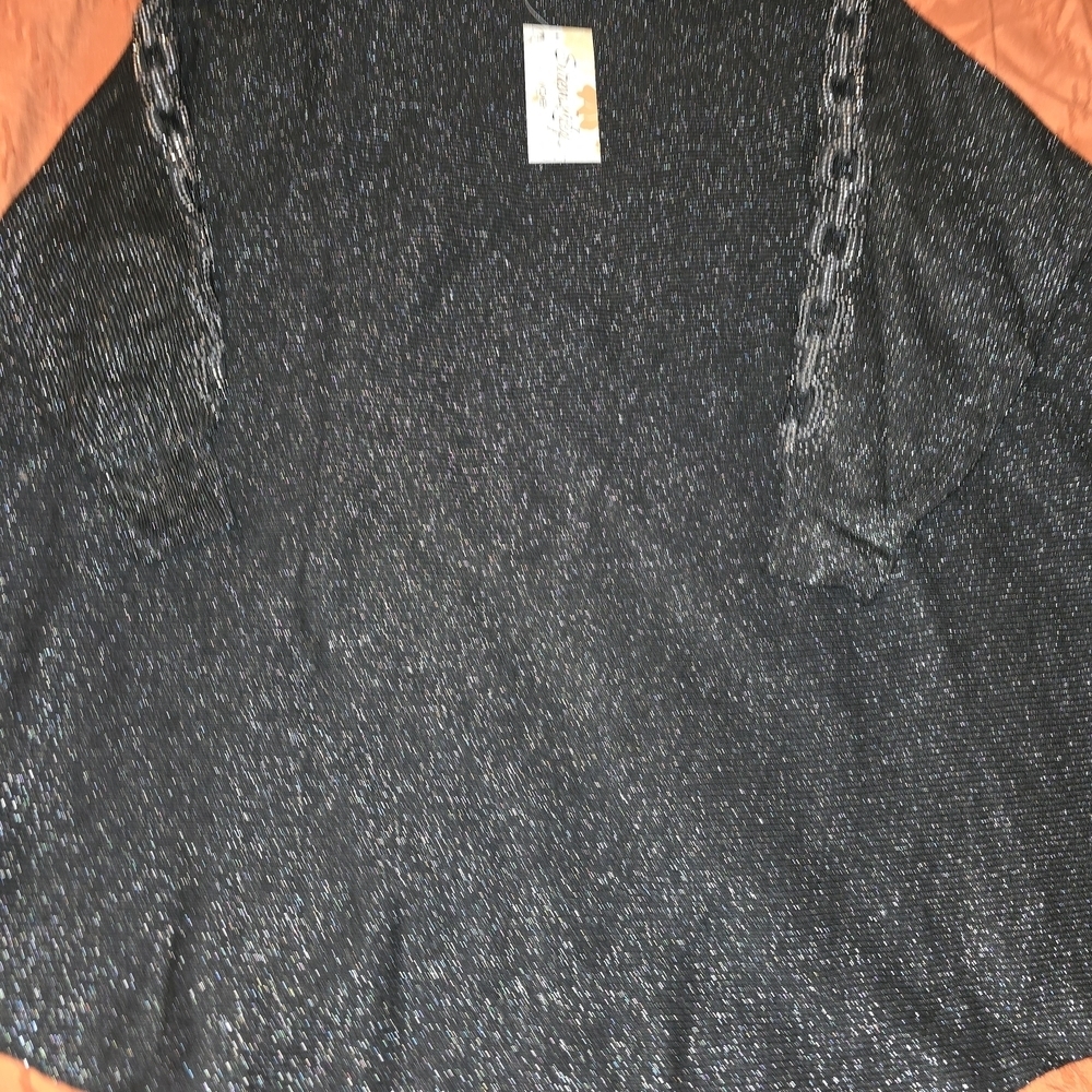 Black Metallic Knit Top 2x New — image 2 of 3
